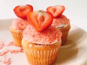 Strawberry Crunch Cupcake, Jacksonville, fl