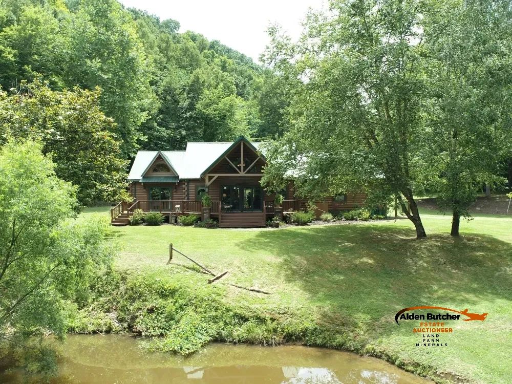 Private 172 Acre Cabin Retreat Auction