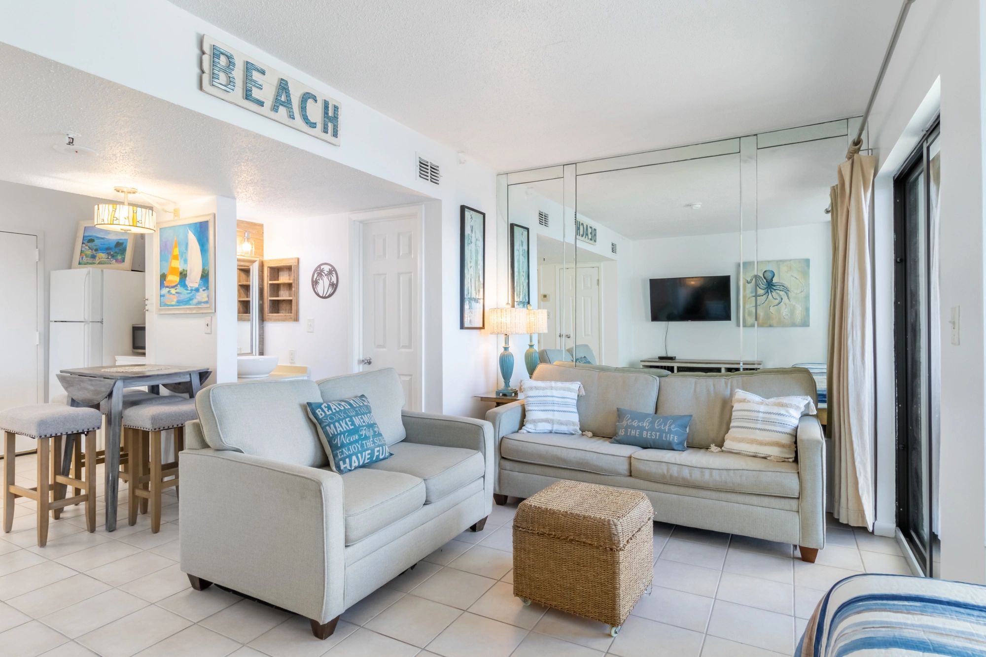 If you book directly you save at least 15% off Airbnb & VRBO listings. Beach front  Fort Morgan, AL 