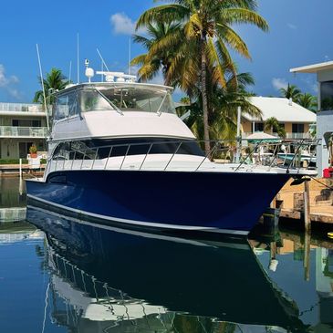R DonZi yacht detailing service being done by Islamorada mobile boat detailing company.
