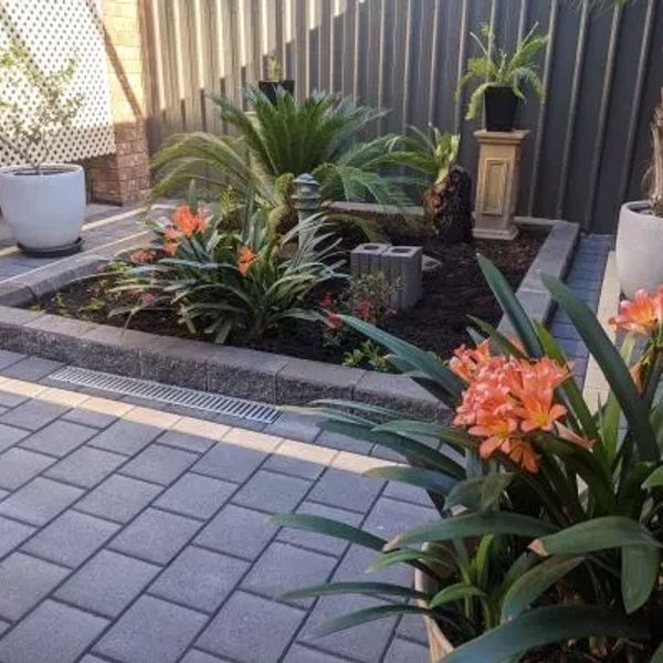 patio paving in Adelaide using concrete pavers and retaining wall blocks Adelaide