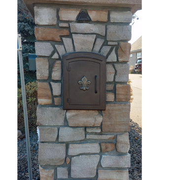 Natural Limestone and Sandstone Stone Mailbox with Indiana Limestone Cap 