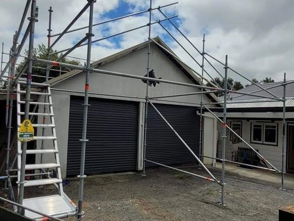 Access and edge protection for roof repairs on a residential dwelling in Hikurangi Northland