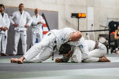 Pros and Cons of Online Brazilian Jiu-Jitsu (BJJ) Training: Is It Possible  To Learn Online? – The Grapplers Guide