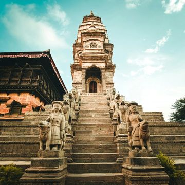 Kathmandu
Pokhara
Chitwan
Lumbini
Patan
Nagarkot
Everest
Langtang
Gosaikunda
Rara Lake 
Manaslu