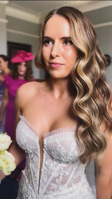 Hollywood wave bridal hairstylist the old hall Elyholmewood hall wedding hair stylist Cambridgeshire