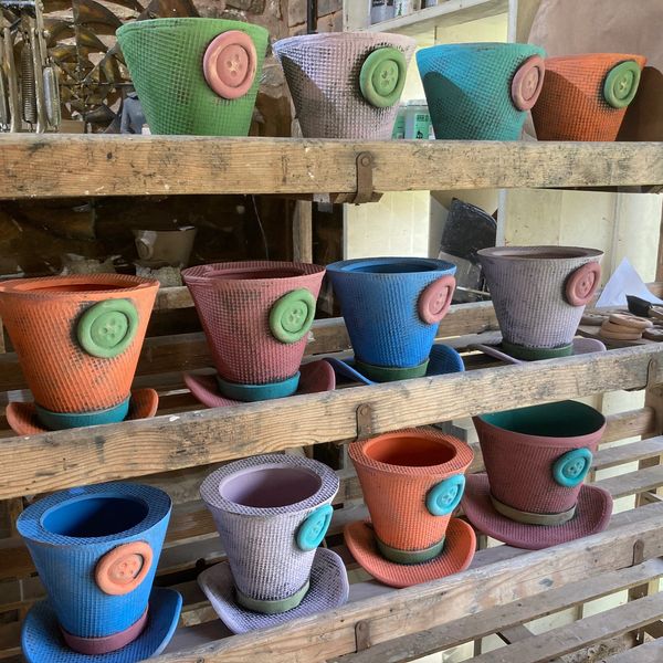 Clay hat pots