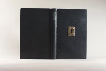 The Bell Jar
Sylvia Plath

French-style full leather binding in black Harmatan goatskin. Black goats