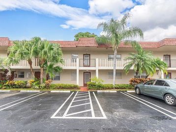 Delray Beach Lease 2 bed 2 bath