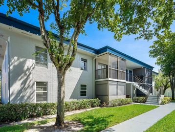 Delray Beach condo Lease 2 bed 2 bath