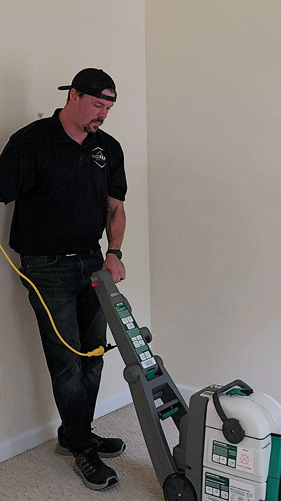 YassClean professional carpet cleaner