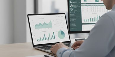 - Essentials 
- Payroll processing up to 5 employees 
- Accounts receivable and payable management
-