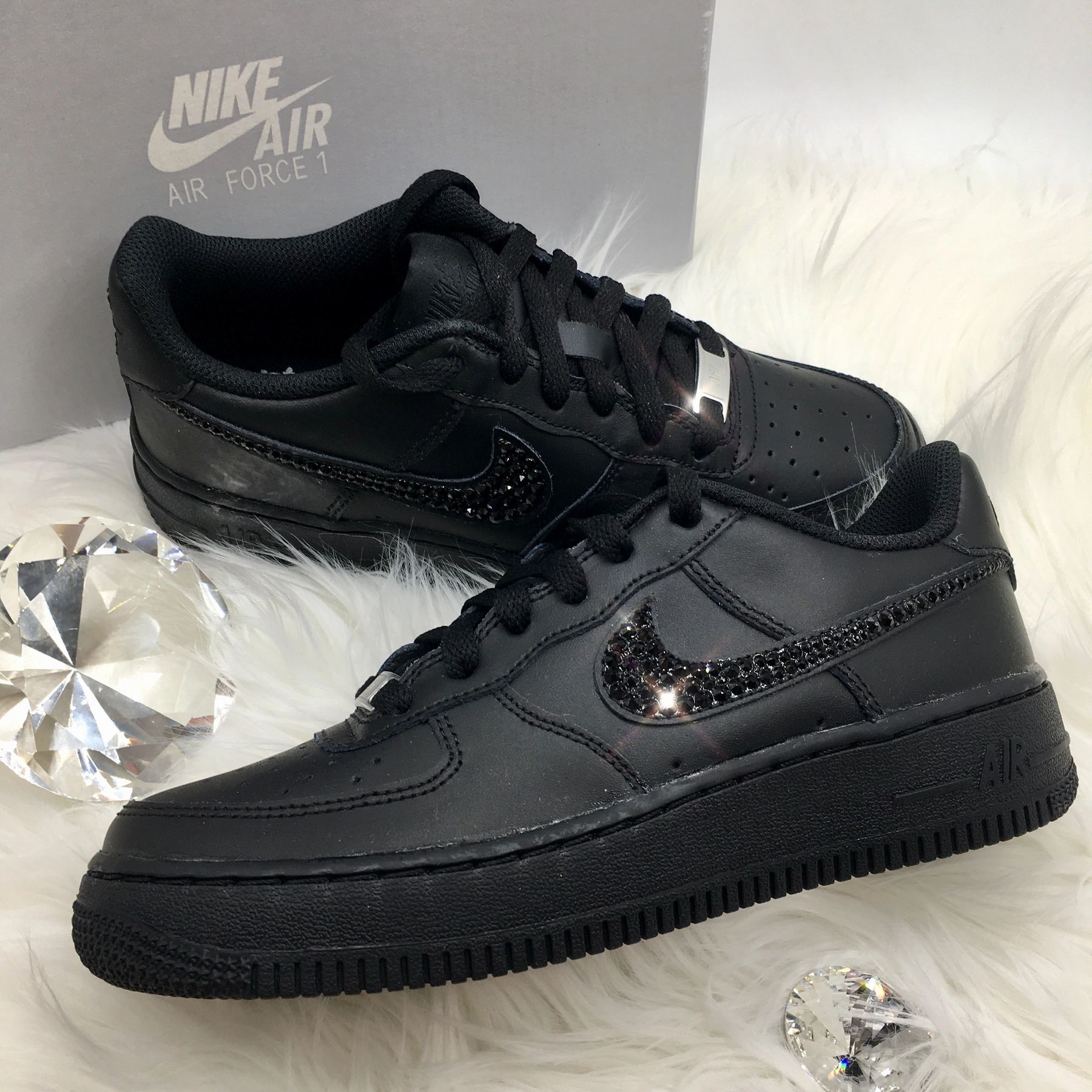 Valle triste Los Alpes Swarovski Bling Nike Air Force 1 Shoes - Low - Black with Black Rhinestones