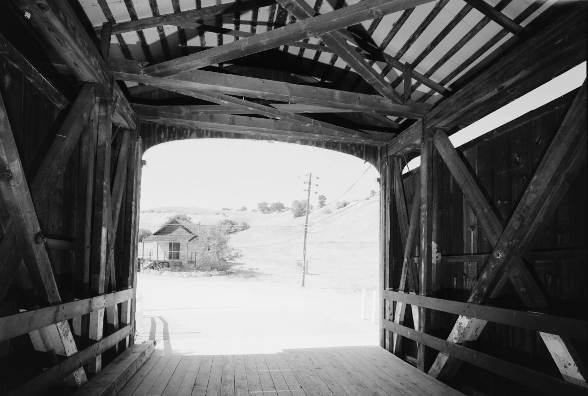 The opening to the Knight's Ferry Covered Bridge