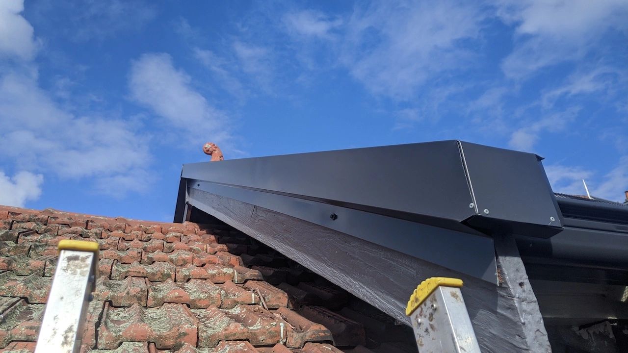 Birchgrove Barge capping installation