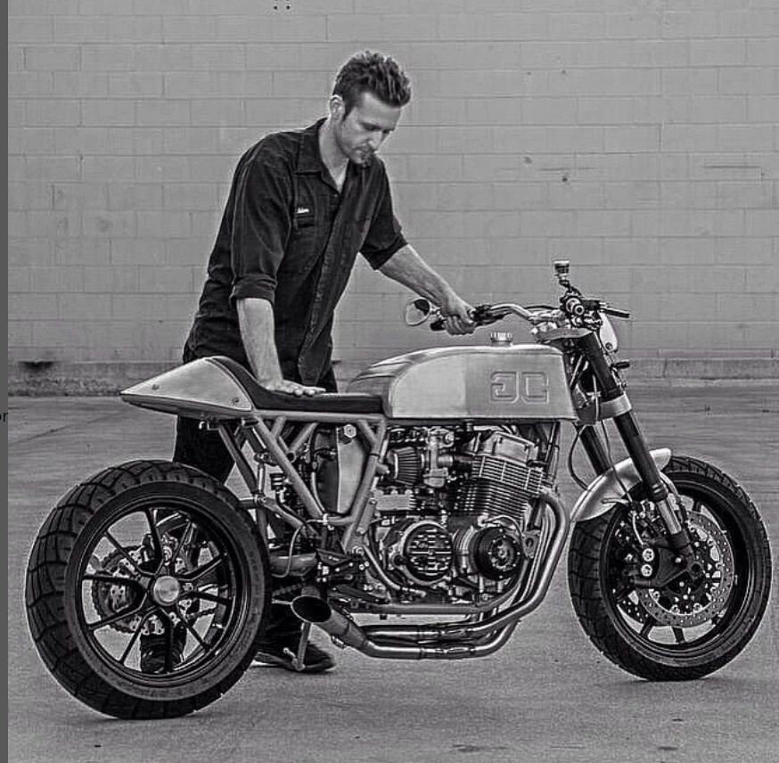 Custom Motorcycle Design | Expert Craftsmanship in Metal Fabrication