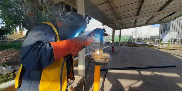 Trabajos de soldadura certificada ductos de gas
