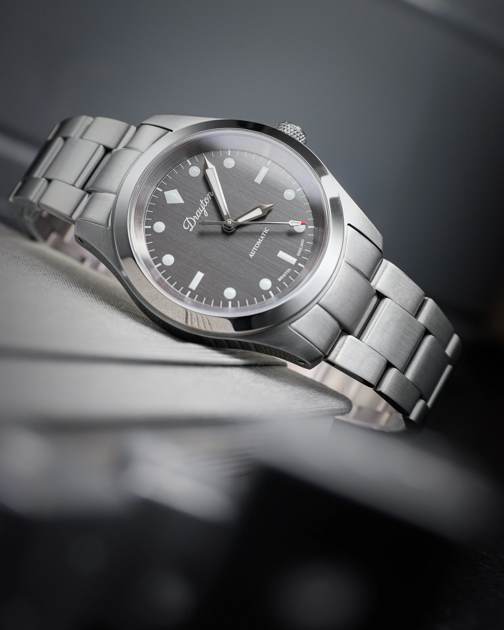 DV-01 Anthracite Grey