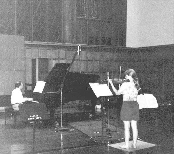 Allen Shawn with the violinist Joanna Jenner, recording “Winter Sketchbook”–1991