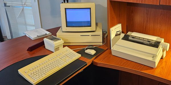 Macintosh IIfx in an office setting