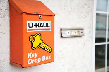 U-Haul key drop box at Da-Val's in Lansdale, PA