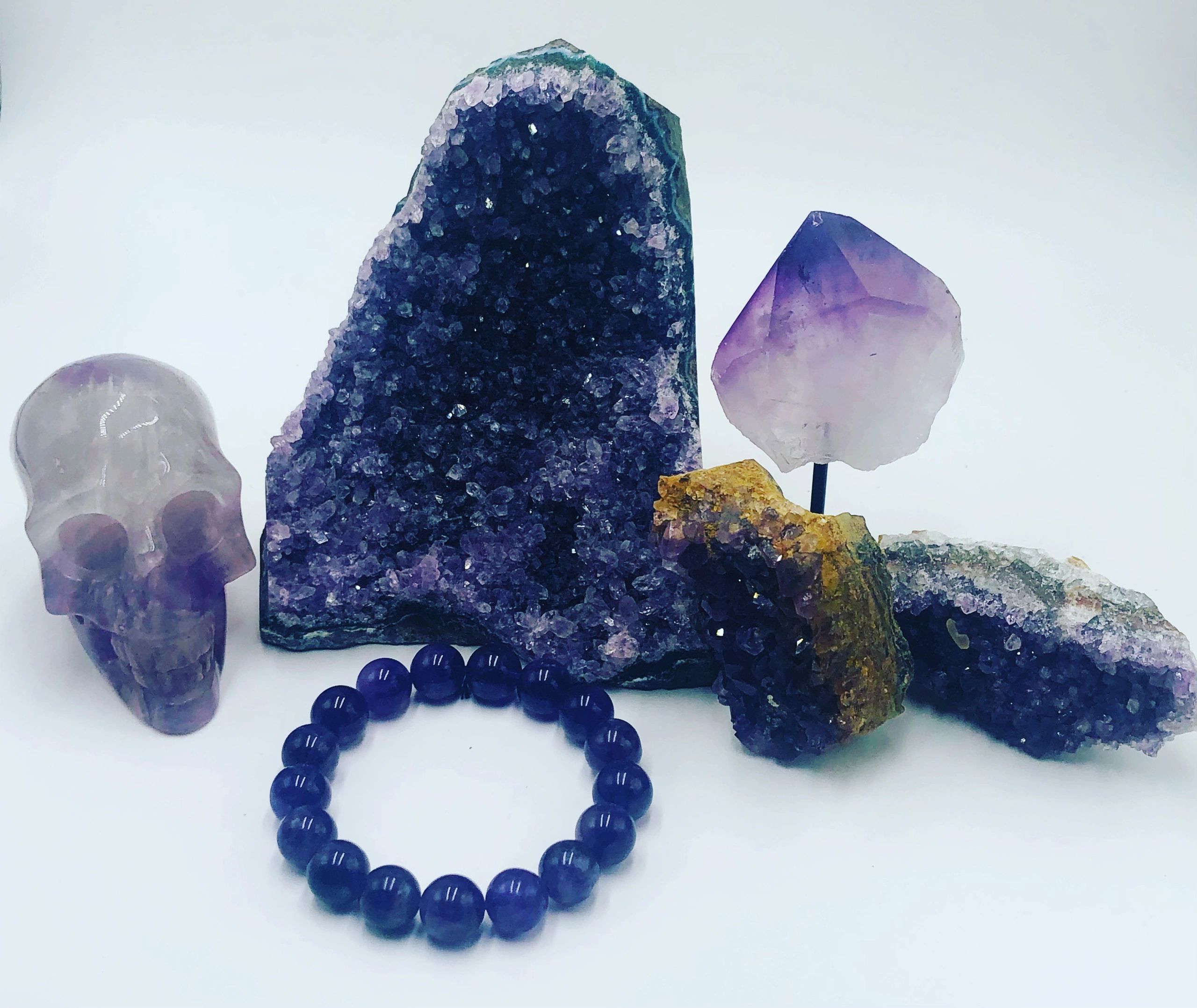 Amethyst is a natural tranquilizer,it relieves stress and strain,soothes irritability,dispels anger 
