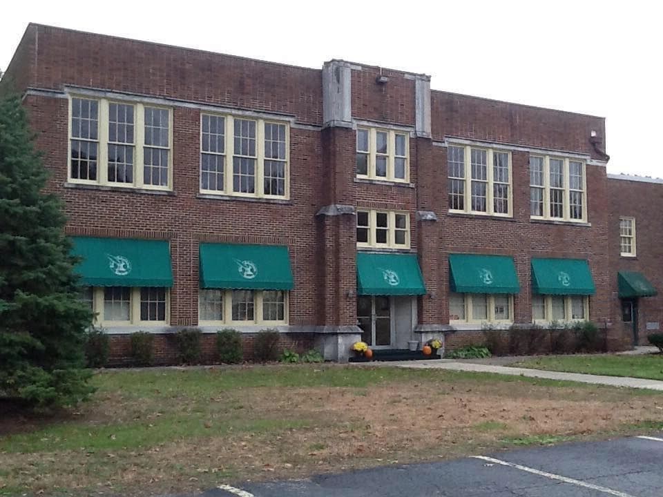 Olde Schoolhouse Commons Business Space, Restaurant