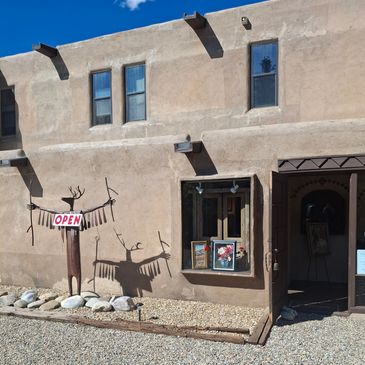 photo of the front entrance of Sanctuary Artistry gallery and gift