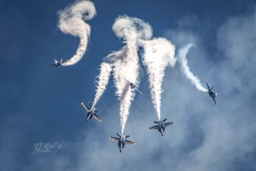 Blue Angels Down From the Wild Blue Yonder (2673D500)