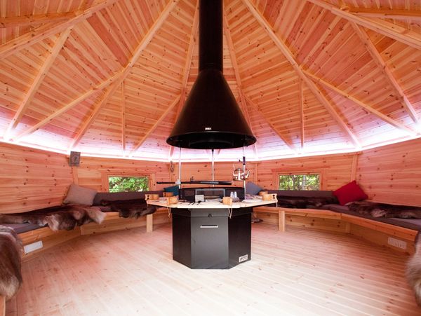 WUBI Cabins Y Caban Mawr Iawn 17m Scandinavian Style Grillkota BBQ Cabin Interior