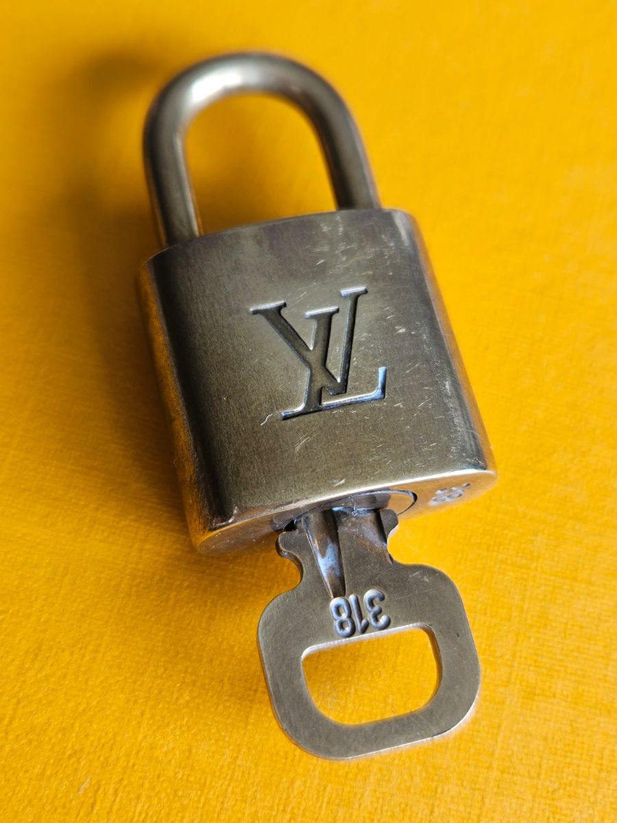 Louis Vuitton, Accessories, Louis Vuitton Silverchrome Color Lock And Key  Set 31