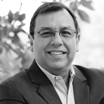Jorge Enrique Fernandez trustful director