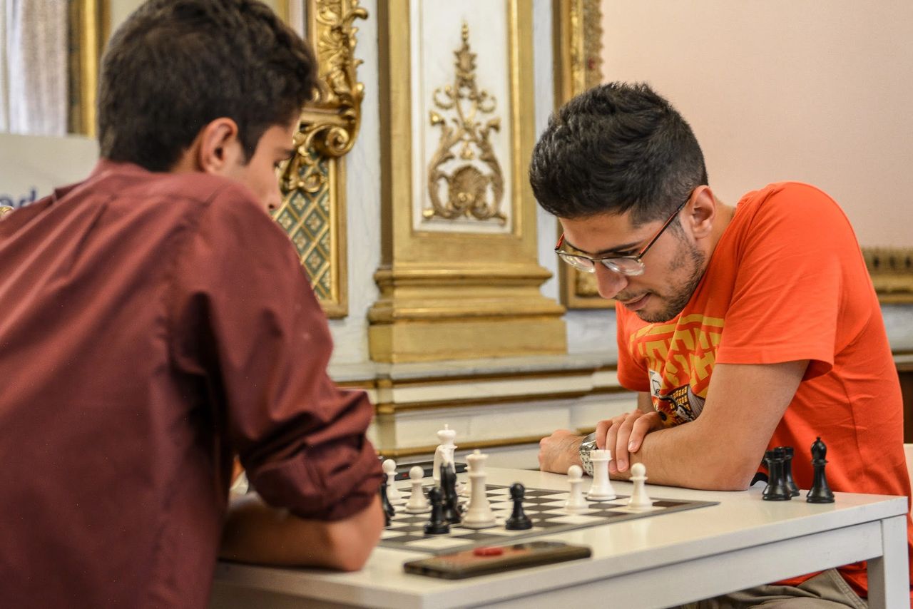 What did Alireza´s brother do when Fabiano Caruana found the best move? 