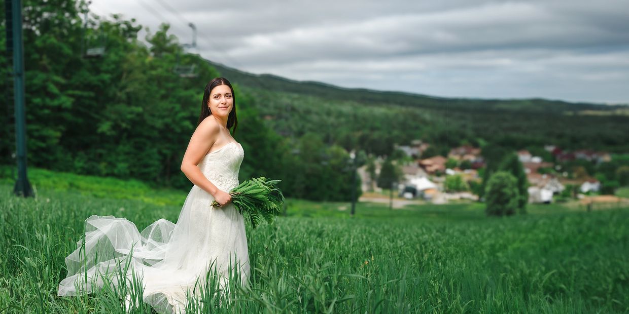 #vermontbride #vermontwedding #vermontweddingphotographer #smugglersnotchresort #smuggs