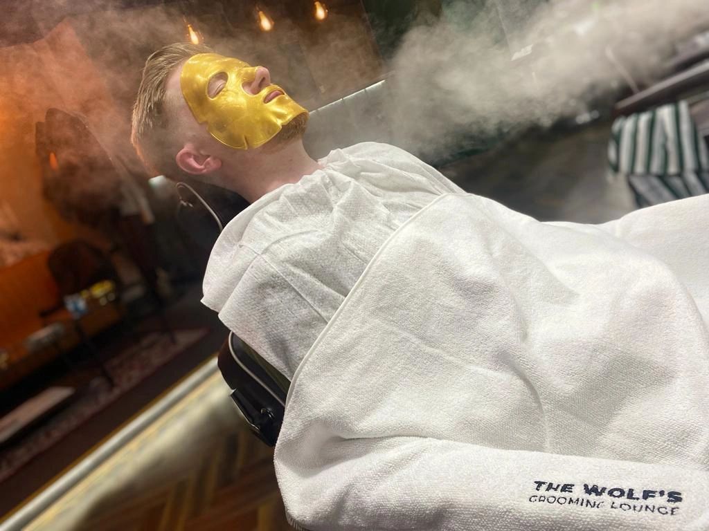 ( ULTIMATE VIP TICKET )