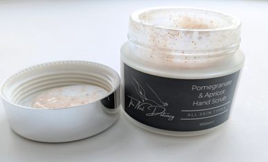 Hand scrub The Nail Delivery