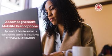 Professionnel francophone préparant sa demande avec l’aide guidée de MTBVISA IMMIGRATION.