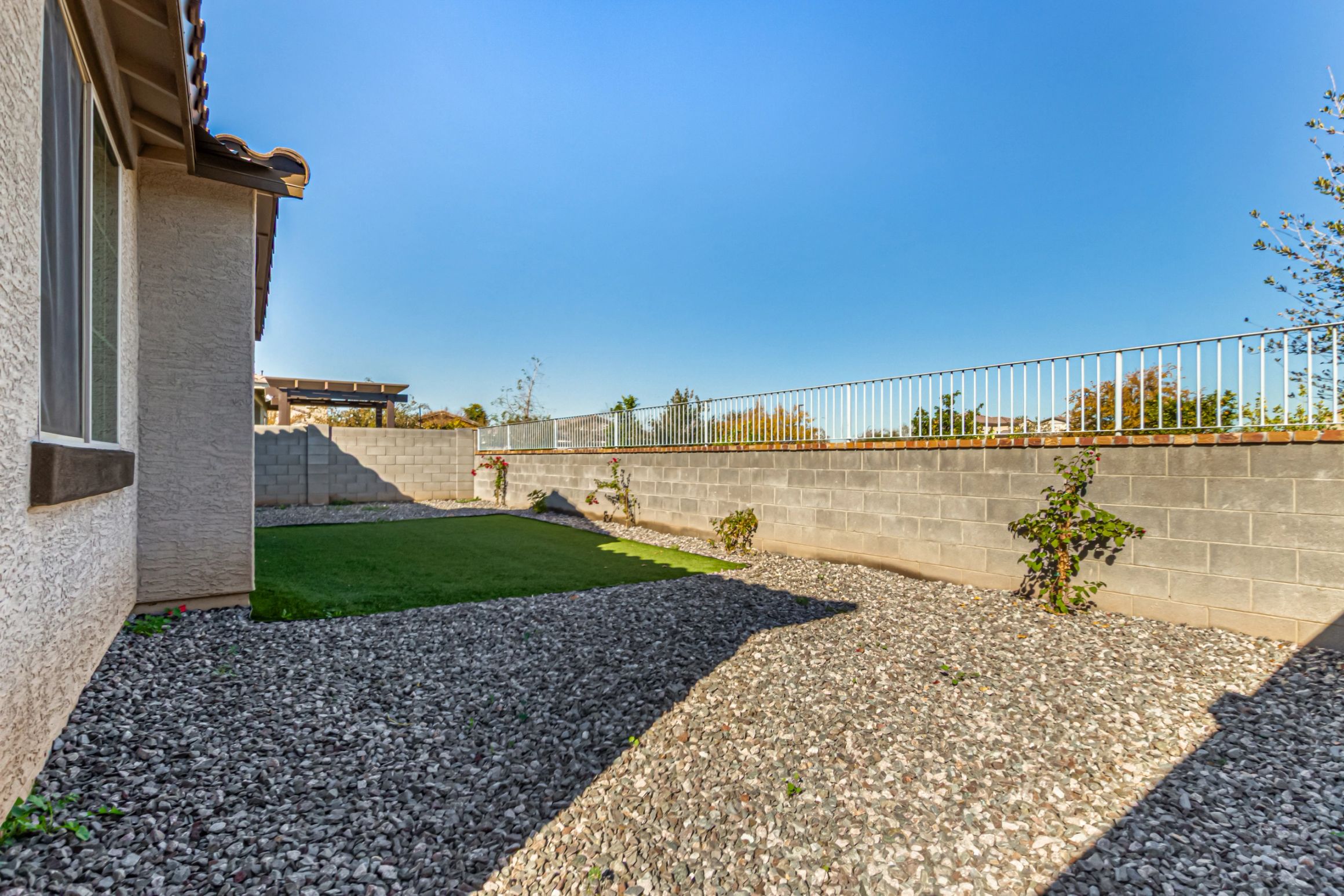 Backyard and grounds at Vista Diamante Assisted Living.