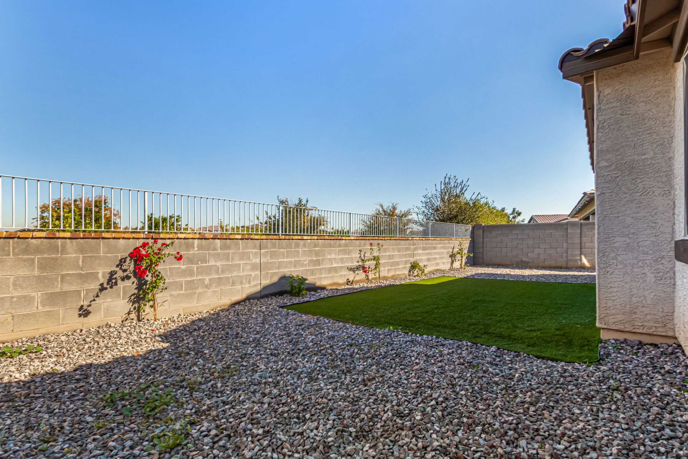Backyard and grounds at Vista Diamante Assisted Living.