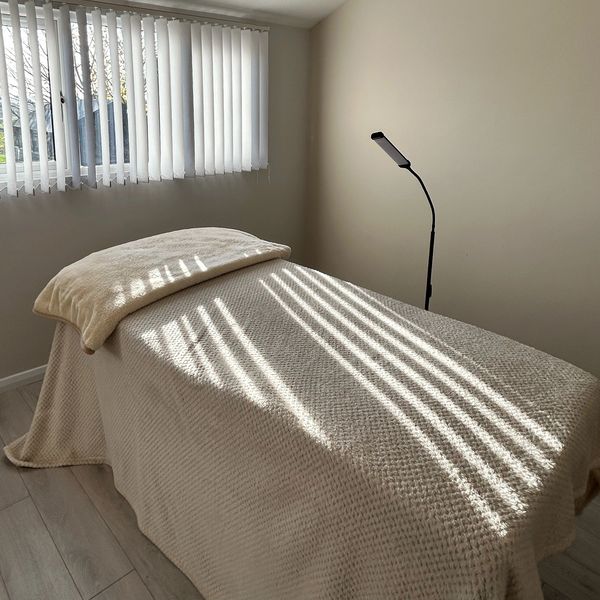 Picture of a massage bed in beauty salon in Great Brickhill