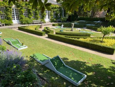 Mini Golf hire at Goldney Hall Clifton
#mini golf hire
#portable mini golf
# crazy golf hire