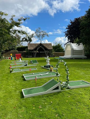 Mini Golf in the English Countryside
#mini golf hire
#portable mini golf
# crazy golf hire