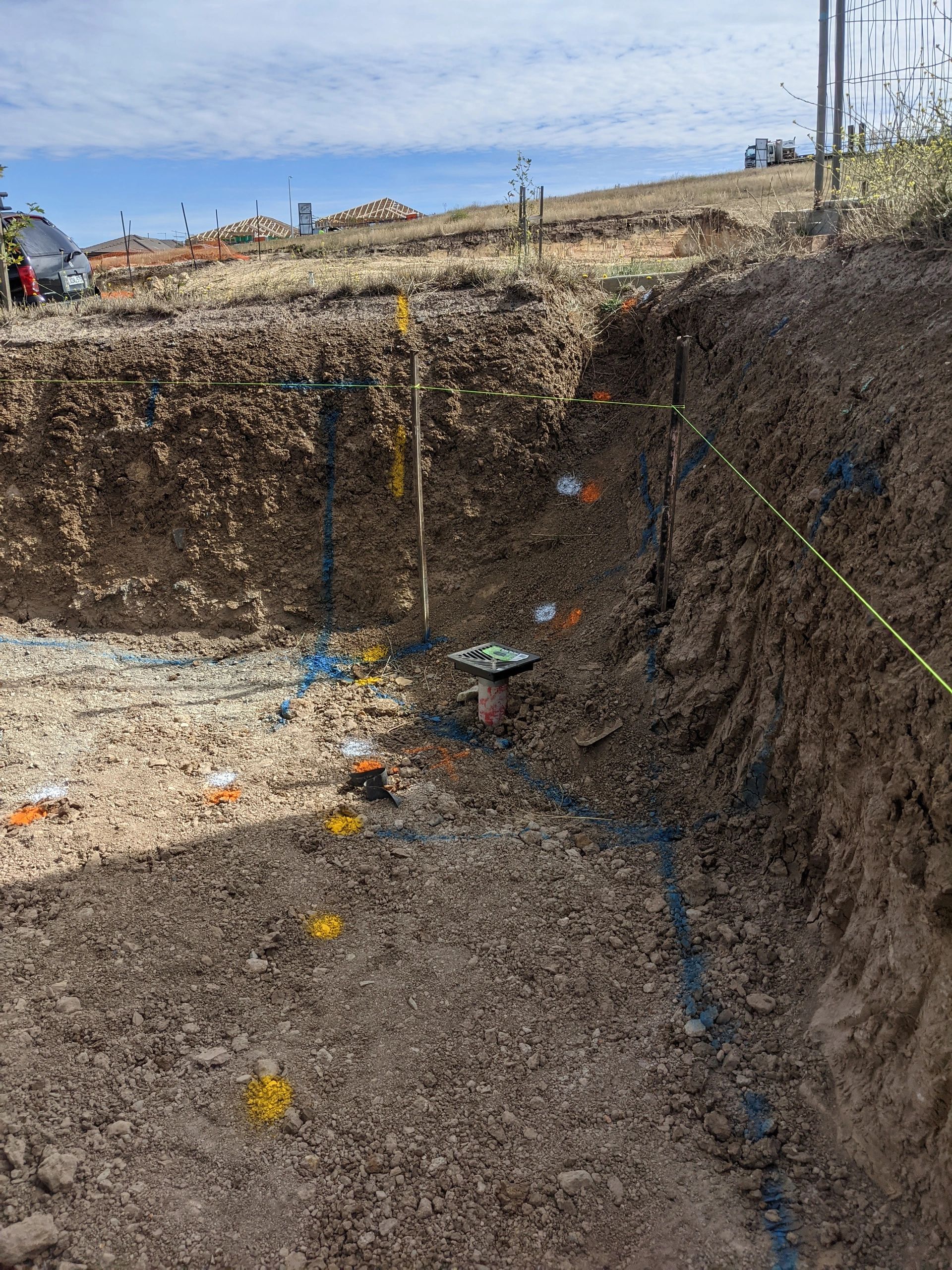 Locating underground Services like gas, power & NBN for our clients putting in a retaining wall. 