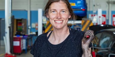 Women in mechanics overall