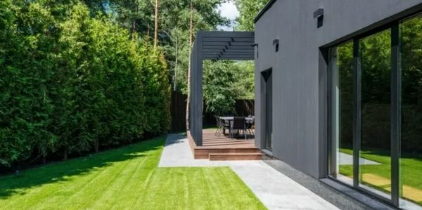 It's a display of what somebody's garden could look like, if they use Mulch Mafia Gardening Services.