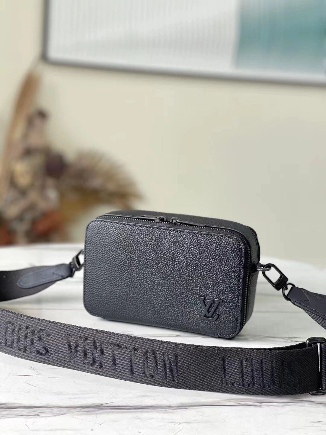 Authenticated Louis Vuitton Alpha Wearable Wallet Black