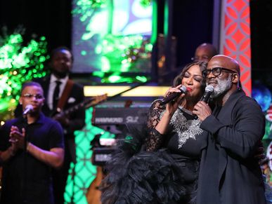 AFRO TV - AFROJAms Sisaundra Lewis - Bebe Winans