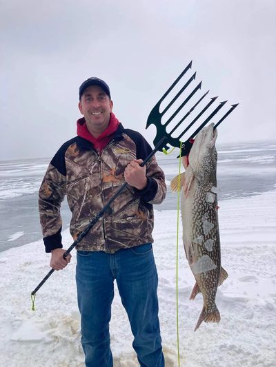 Satin Black & Yellow 7 Tines 406 Ice Fishing Spear and Monster Pike taken in Michigan! 