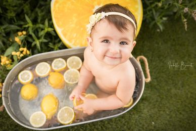 photos enfants et bébé dans le bain, thématique de bain