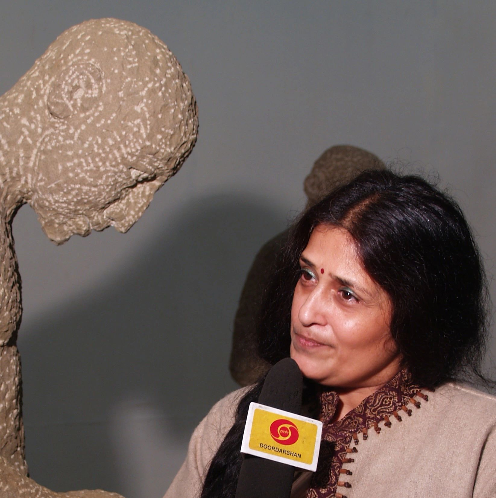 Art Critic and Curator ms Uma Nair  ji at Hariprasad's exhibition at Lalitkala Akademi-NewDelhi 2006